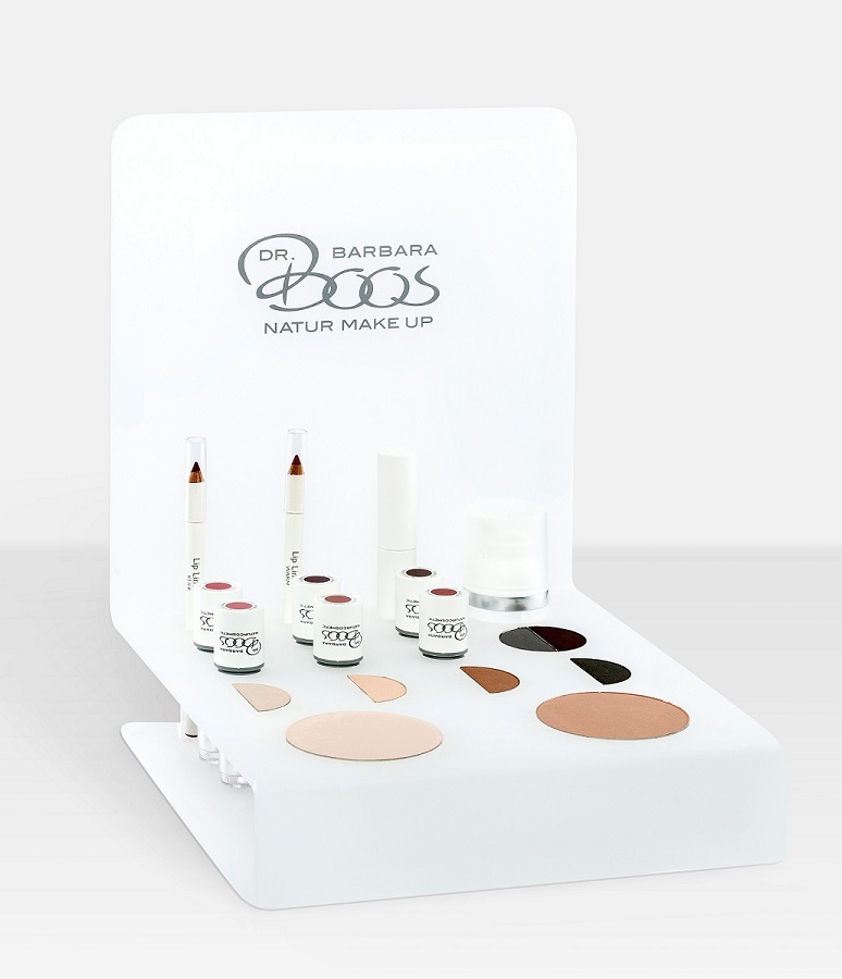 Aufsteller mit Make-up-Produkten von Dr. Barbara Boos NaturCosmetic